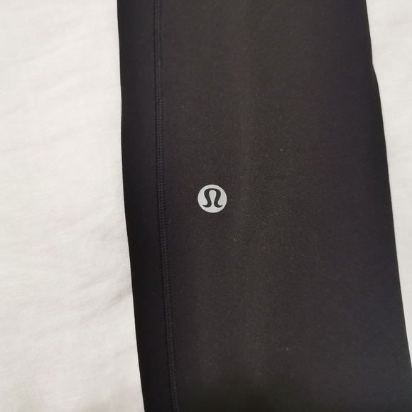 Lululemon Leggings 7/8 length - Picture 4 of 6